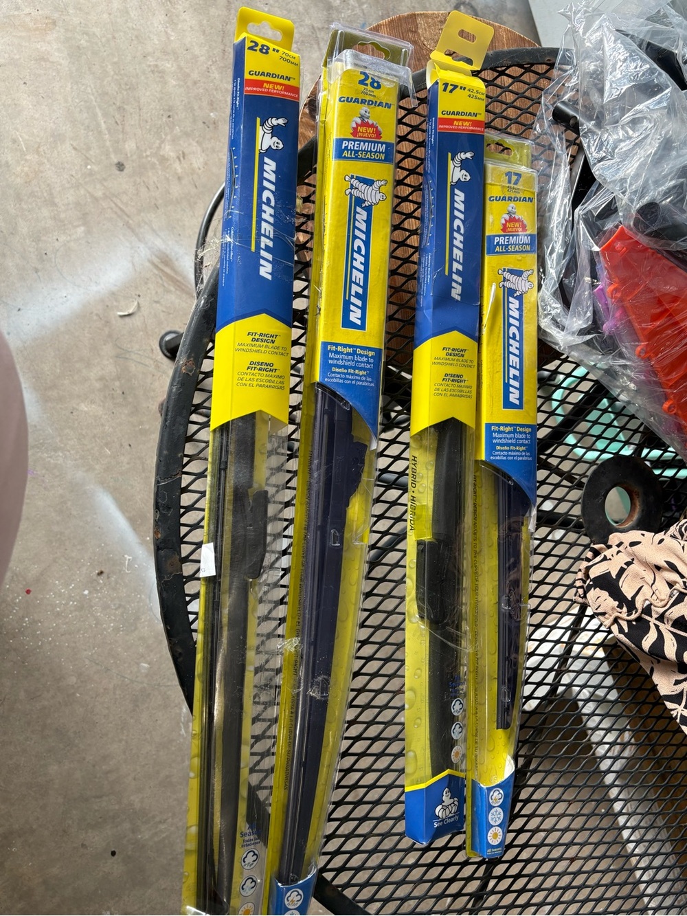 Premium All-Season Windshield Wiper Blade - Black